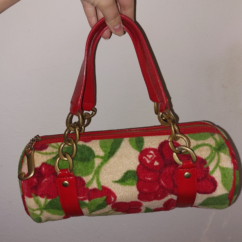 πsend offersπ Juicy Couture Cherry Barrel Bag - Picture 11 of 11